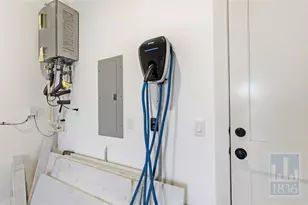 4701 Sara Dr, Austin, TX 78721 - Photo 24