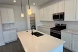 130 Sincere Dr, Kyle, TX 78640 - Photo 2