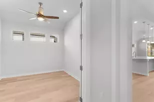 128 Sandrock Trl, Georgetown, TX 78633 - Photo 6