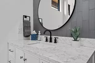 910 Tillery St, Austin, TX 78702 - Photo 12