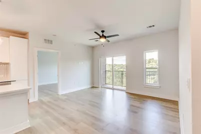 2500 Longview Street #402, Austin, TX 78705 - Photo 2