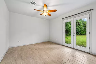 410 Magnolia Street, Bastrop, TX 78602 - Photo 18