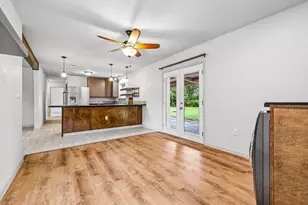 410 Magnolia St, Bastrop, TX 78602 - Photo 14