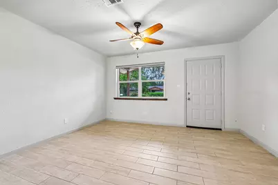 410 Magnolia Street, Bastrop, TX 78602 - Photo 4