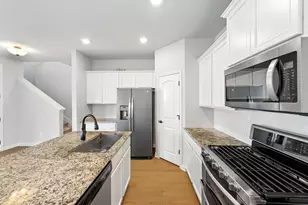 8007 Orizzonte St, Austin, TX 78744 - Photo 12