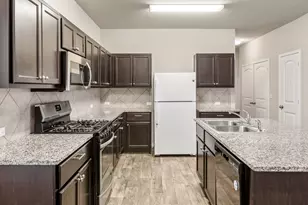 365 Cibolo Creek Dr, Kyle, TX 78640 - Photo 12