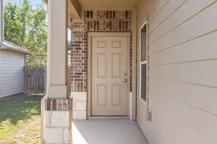 365 Cibolo Creek Dr, Kyle, TX 78640 - Photo 4