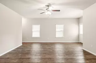 365 Cibolo Creek Dr, Kyle, TX 78640 - Photo 6