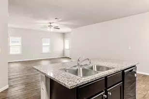 365 Cibolo Creek Dr, Kyle, TX 78640 - Photo 12