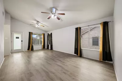 1704 W Pflugerville Parkway, Round Rock, TX 78664 - Photo 16