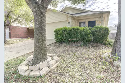 1084 Shadow Creek Boulevard, Buda, TX 78610 - Photo 2