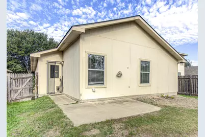 1084 Shadow Creek Boulevard, Buda, TX 78610 - Photo 18