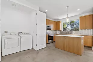 1114 Walton Ln, Austin, TX 78721 - Photo 6