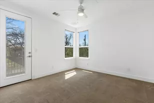 1114 Walton Ln, Austin, TX 78721 - Photo 22