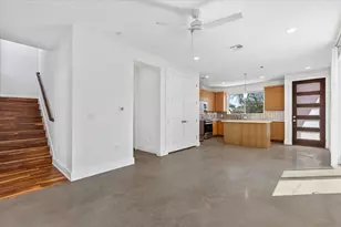 1114 Walton Ln, Austin, TX 78721 - Photo 10