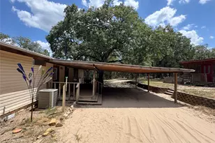 134 Elgin Woods Ln, Elgin, TX 78621 - Photo 16