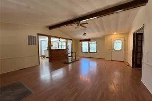 134 Elgin Woods Ln, Elgin, TX 78621 - Photo 14