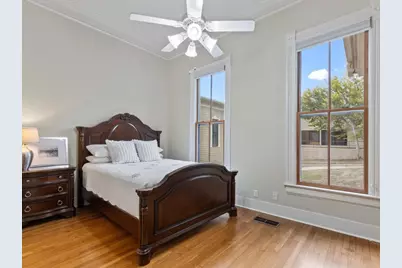 802 Main Street, Bastrop, TX 78602 - Photo 18