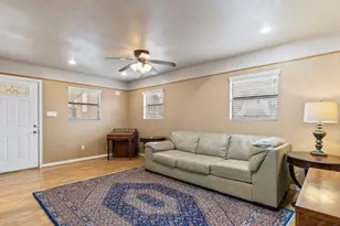 802 Main St, Bastrop, TX 78602 - Photo 28