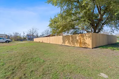 842 Kimbro Street, Taylor, TX 76574 - Photo 4