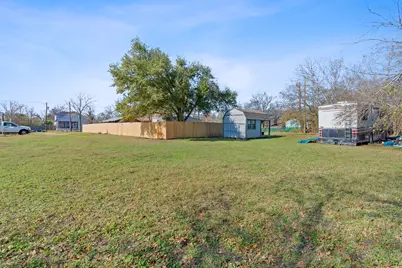 842 Kimbro Street, Taylor, TX 76574 - Photo 2