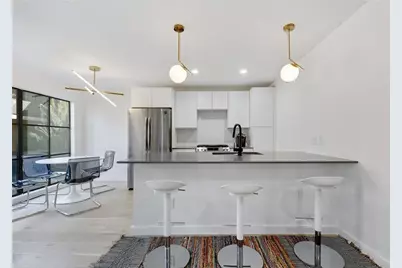 400 E 30th Street #204, Austin, TX 78705 - Photo 6