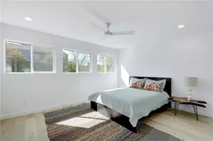 400 E 30th St, Austin, TX 78705 - Photo 10