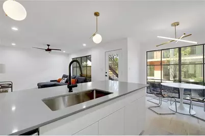 400 E 30th Street #204, Austin, TX 78705 - Photo 4