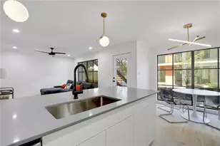 400 E 30th St, Austin, TX 78705 - Photo 4