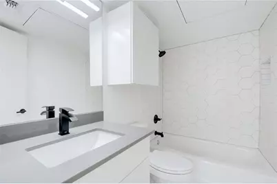 400 E 30th Street #204, Austin, TX 78705 - Photo 12