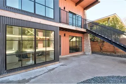 400 E 30th Street #204, Austin, TX 78705 - Photo 14