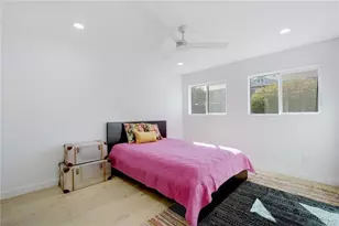400 E 30th St, Austin, TX 78705 - Photo 10