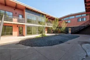 400 E 30th St, Austin, TX 78705 - Photo 16