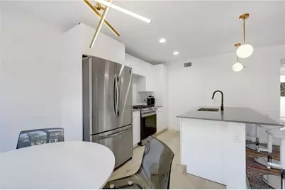 400 E 30th Street #204, Austin, TX 78705 - Photo 6