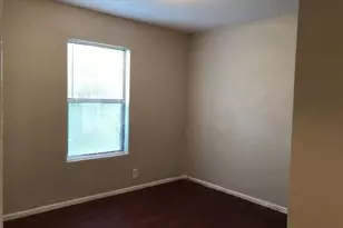 2108 SE Donahue Ln, Austin, TX 78744 - Photo 8