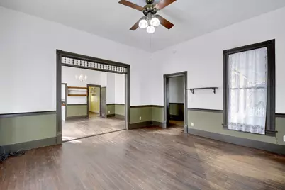 304 Olive Street, Smithville, TX 78957 - Photo 4