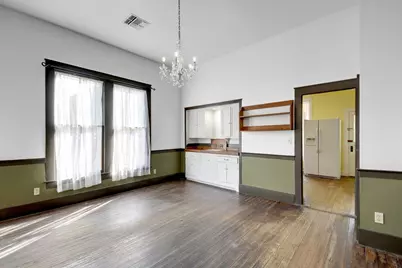 304 Olive Street, Smithville, TX 78957 - Photo 8