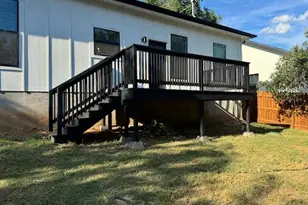 207 Laurel Ln, Spicewood, TX 78669 - Photo 2