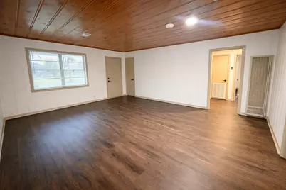 107 Elm Avenue, Rockdale, TX 76567 - Photo 2