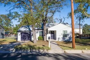205 S Porter St, Lampasas, TX 76550 - Photo 2