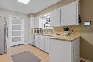 3206 Silverleaf Dr, Austin, TX 78757 - Photo 10