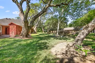 119 Creek Bend Ln, Columbus, TX 78934 - Photo 24
