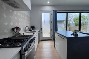 1206 Luna St, Austin, TX 78721 - Photo 12