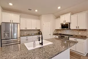 112 Taggart Trail, Jarrell, TX 76537 - Photo 12