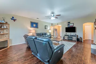 105 Lignite Dr, Jarrell, TX 76537 - Photo 6