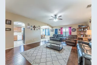 105 Lignite Drive, Jarrell, TX 76537 - Photo 4