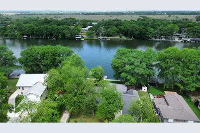 1317 E Zipp Road, New Braunfels, TX 78130 - Photo 2