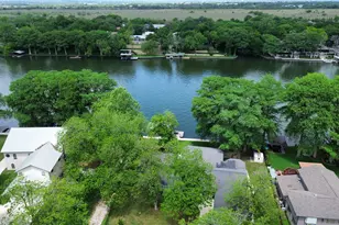 1317 E Zipp Rd, New Braunfels, TX 78130 - Photo 2