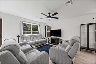 7115 Thannas Way, Austin, TX 78744 - Photo 6