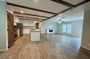 126 Castellana Wy, Elgin, TX 78621 - Photo 8